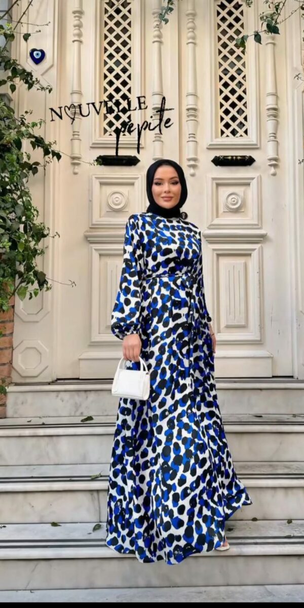 Robe satinée à motif