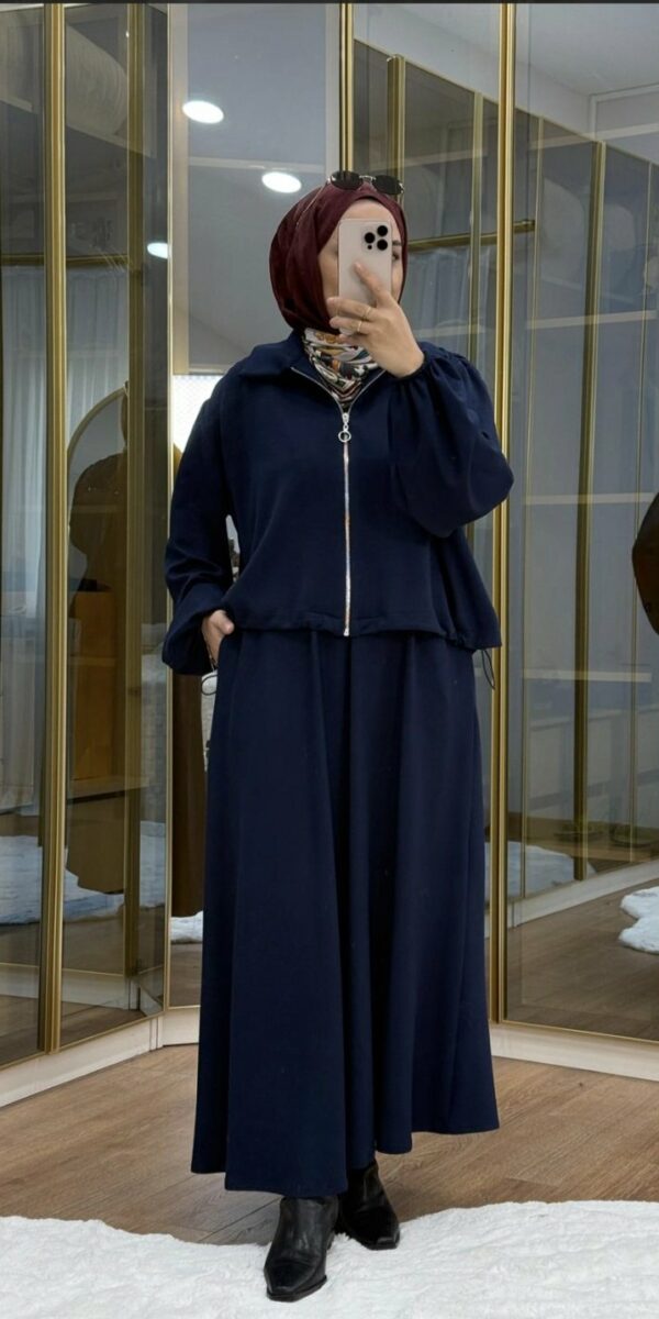 ensemble avec jupe bleu marine