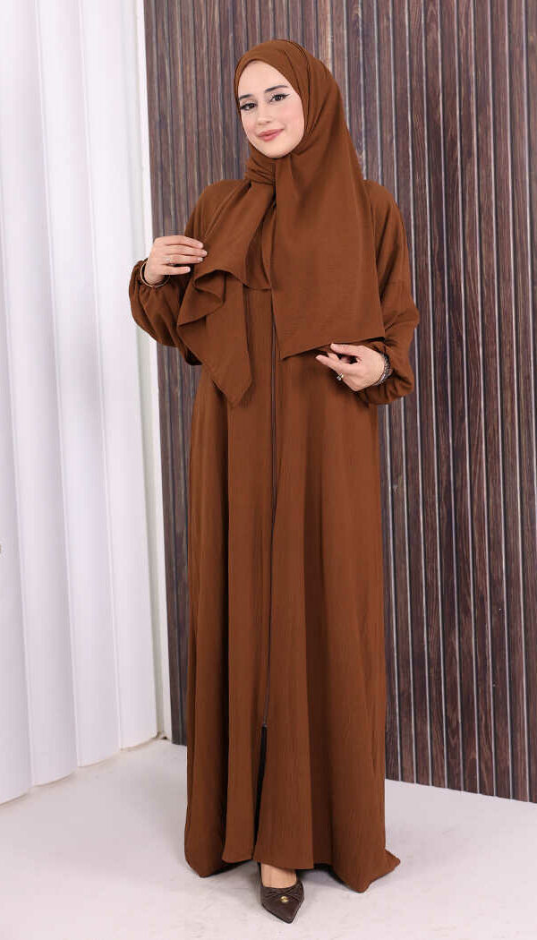 Robe de prière avec châle intégré marron