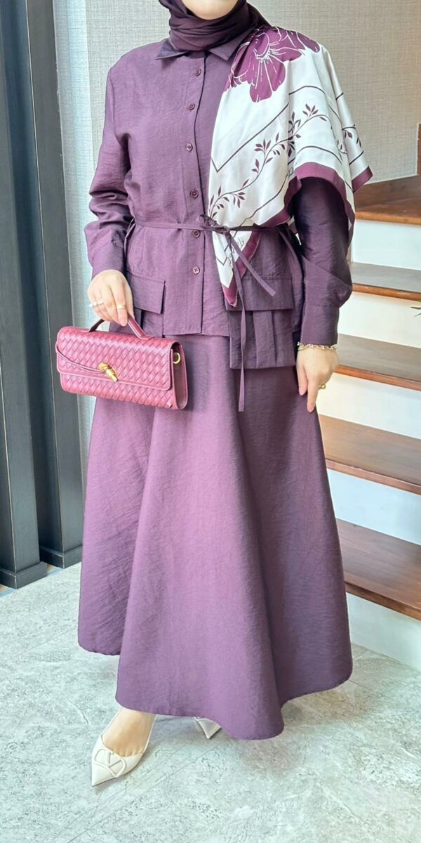 Ensemble avec jupe bordeau